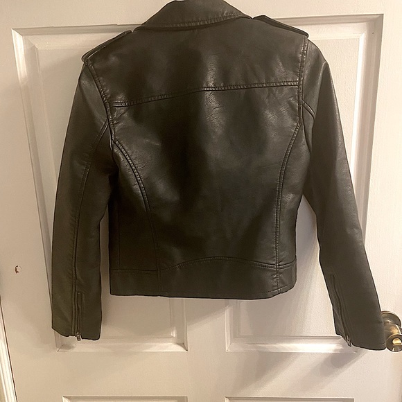 Vero Moda (Only Brand) - FAUX Leather Cropped Biker Jacket - Size 38 (Small) - Picture 5 of 9